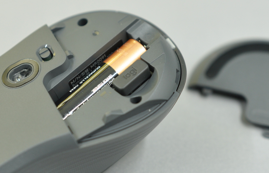 ロジクールマウスSignatureM650をレビュー電池